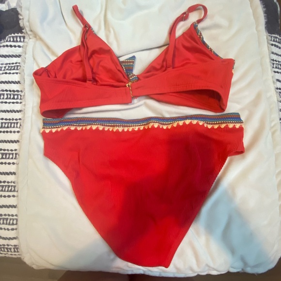 Swim suit size 16 - Picture 2 of 4